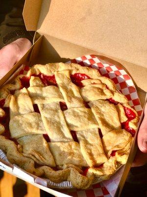 Raspberry rhubarb pie