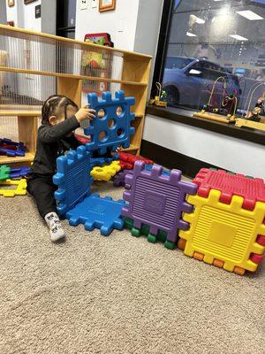 Interlocking Building Pieces