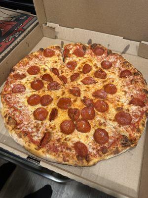 Large Pepperoni Pizza