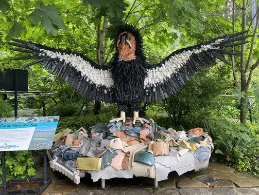 The recycle vulture statue