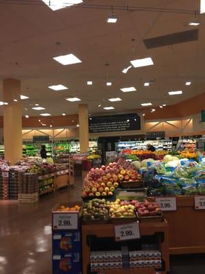 Roche Bros of Westwood -- 338 Washington Street / Route 1A, Westwood        Interior