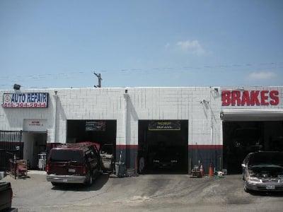 Front view of Sergio's Auto Repair