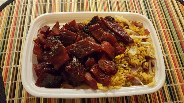 Combination platter No 16 Boneless Spare Ribs w/ pork fried rice