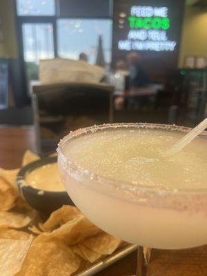 Margarita, chips and queso