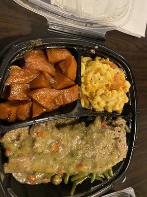 Turkey meat loaf, green beans, yams, Mac and cheese