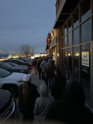 Line to pick order I placed 2.5 hours ago!!!!