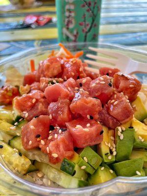 Tuna with spicy mayo poke bowl