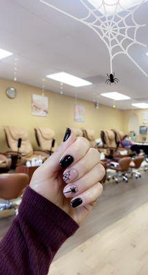 Spooky spider nails for October