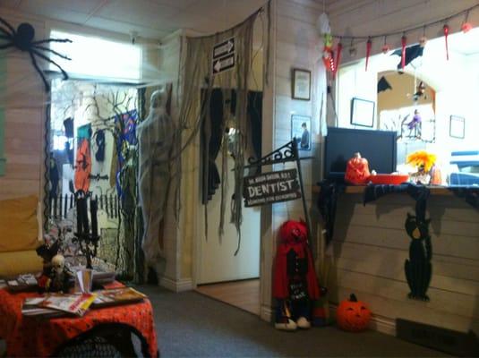 Wow! Halloween 2012 Deco! Impressive...