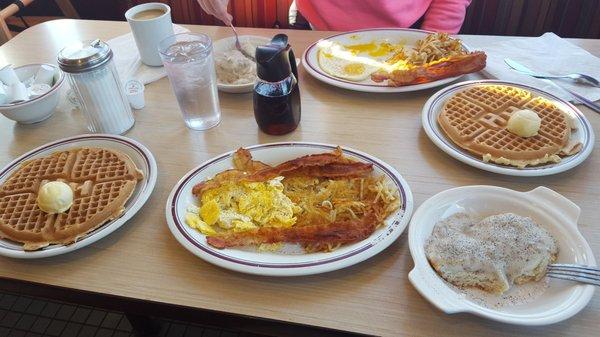 This table of food is just two MVP platters, which are $8 each. Everything was perfect!