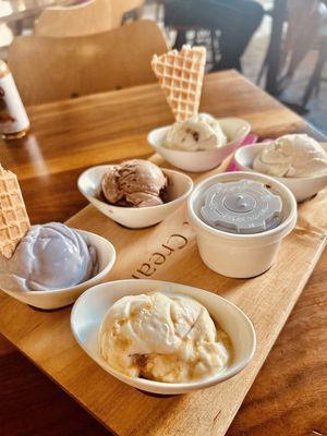 Ice cream flight with fudge