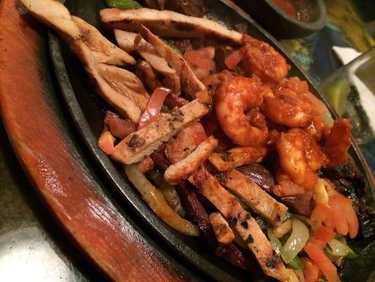 Steaming hot delish fajita sampler platter!!!