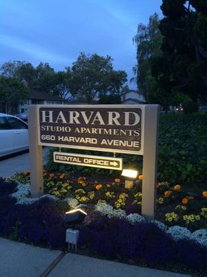 Harvard Studio Apartment! Front Entry~