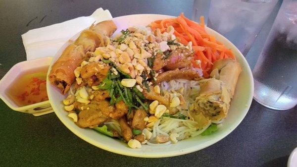 Noodle salad bowl with chicken