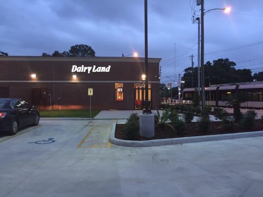 New Dairy Land Building.  (05/26/2015)