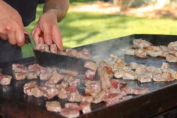 The steak had that signature hibachi taste of soy-teriyaki mingled with creamy butter and a drizzle of sesame oil - hot & juicy.