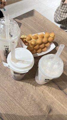 bubble waffle and drinks