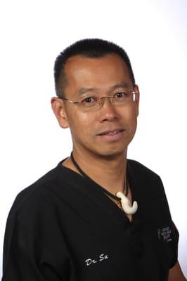 Dr. Antonius Su