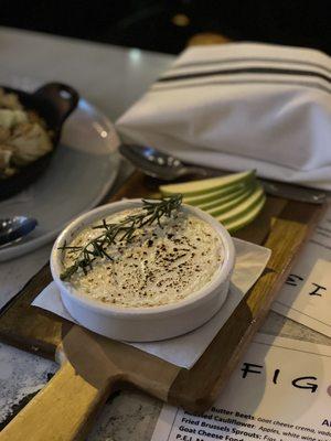 Goat cheese fondue