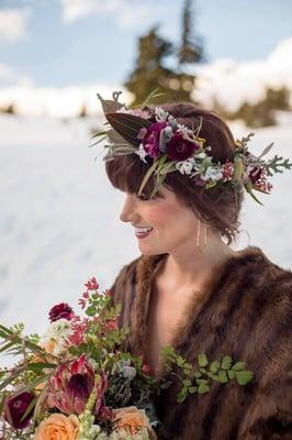 Floral crown and bouquet.