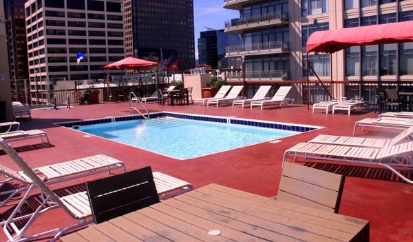 Roof deck (pool & jacuzzi)