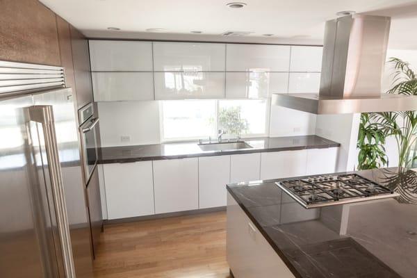 Modern Hollywood kitchen design & remodel by Lichwa Construction