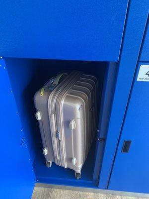 lax 24/7 locker rentals