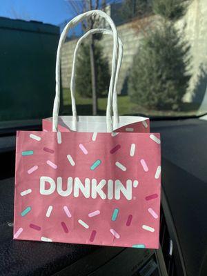 How cute is this donut bag! I love Dunkin