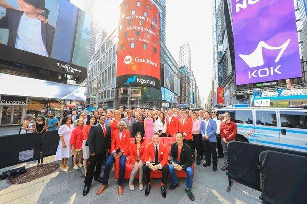 Couchbase CEO and Executives wearing Signature Franco Uomo Sport Coats ringing the bell at the New York Stock Exchange.