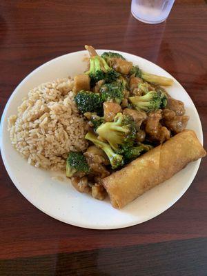 Broccoli Chicken lunch special.  Made fresh and tasted great.  Egg roll was delicious too!