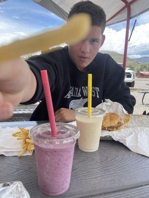 Blackberry and mango malts in the picnic area.