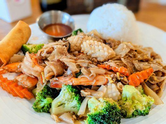 See ew lunch special with seafood.