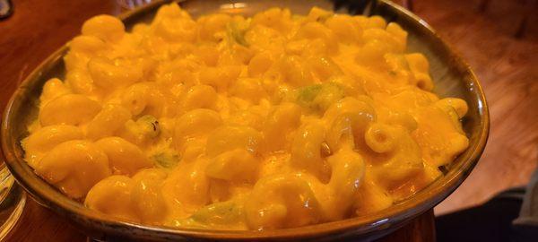 Very cheesy mac n cheese