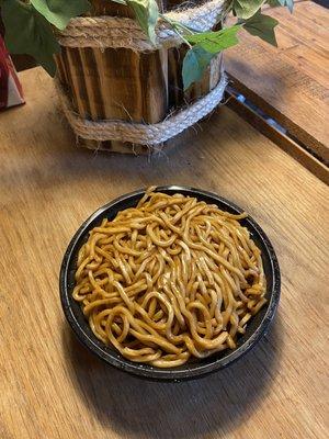 Plain lo mein, delicious