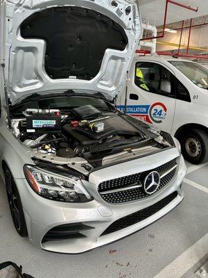 MERCEDES BENZ BATTERY REPLACEMENT. MOBILE CAR BATTERY REPLACEMENT SERVICE AT HOME.