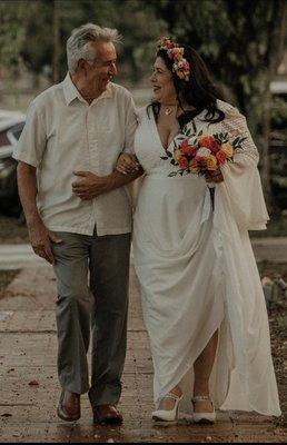 Bride with live flower tiara and bouquet