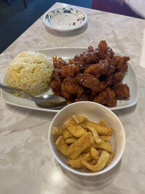 Crispy noodles and General's Chicken