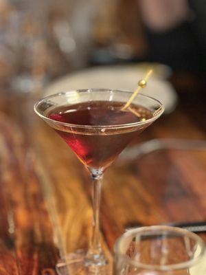 Black tie Manhattan - 101 bourbon / mezcal / averna / vermouth rouge / bitters