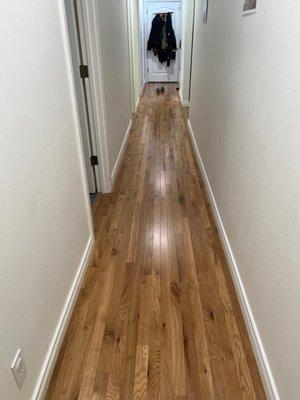 Hallway prefinished, oak floor