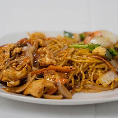 Sukiyaki chicken with yakisoba noodle