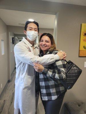 Dr Sung is one of the friendliest people I've met.. Thank you for being so attentive :)