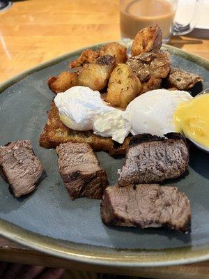 Eggs Benedict with Tenderloin