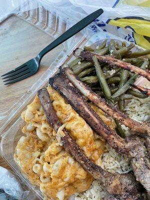 Mac and cheese and green beans