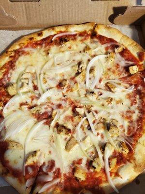 Pizza with Grilled chicken and onion toppings