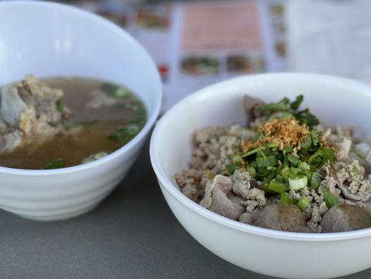 Mo's Dry Noodle with bone soup.