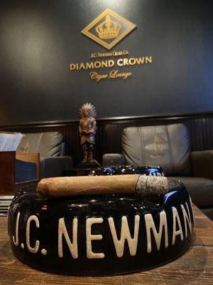 GarVino's Cigars, Fine Wine & Gifts