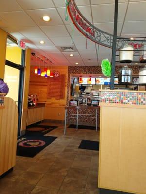 Popeyes dining and ordering area