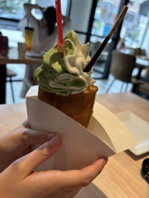 The matcha vanilla swirl on the fish cone