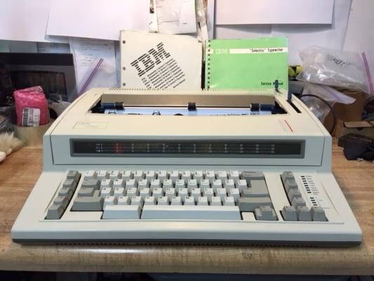 IBM / Lexmark Wheelwriter 1000 Electronic Typewriter