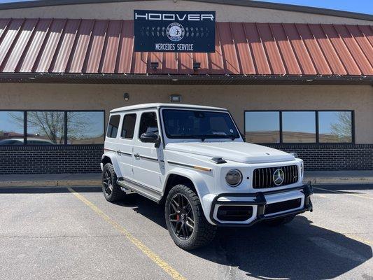 New location with a new G63 that we lifted and put 33.5 tires on it !